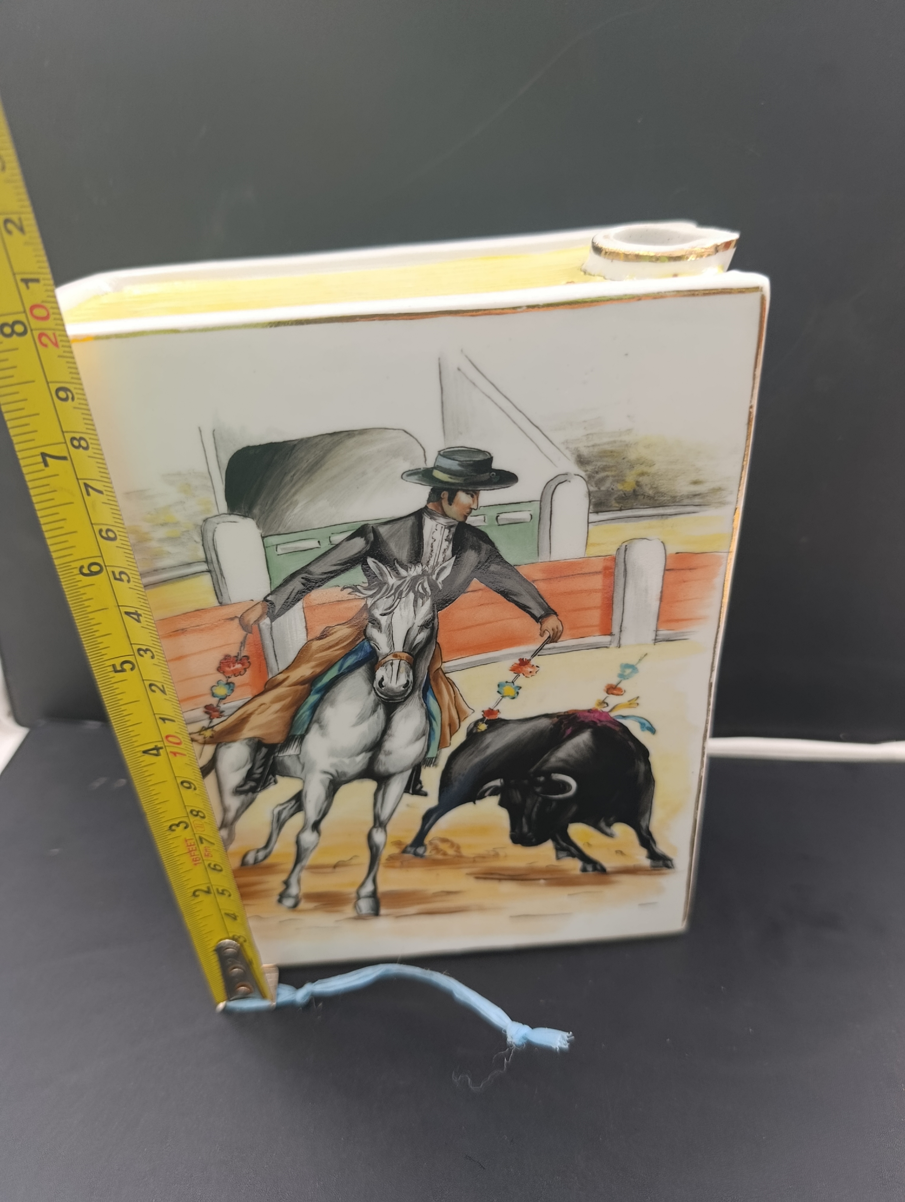 Licorera forma de libro 